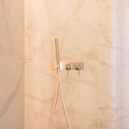 Appartamento Charming Duplex Parisian T3 - Heart Of Saint-germain